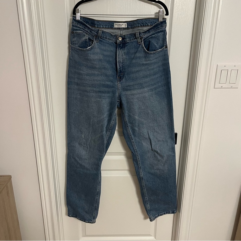 Abercrombie 90s Straight Ultra High Rise Jeans 32R